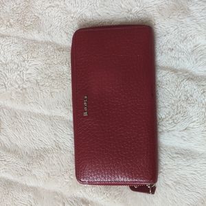 Roots wallet red